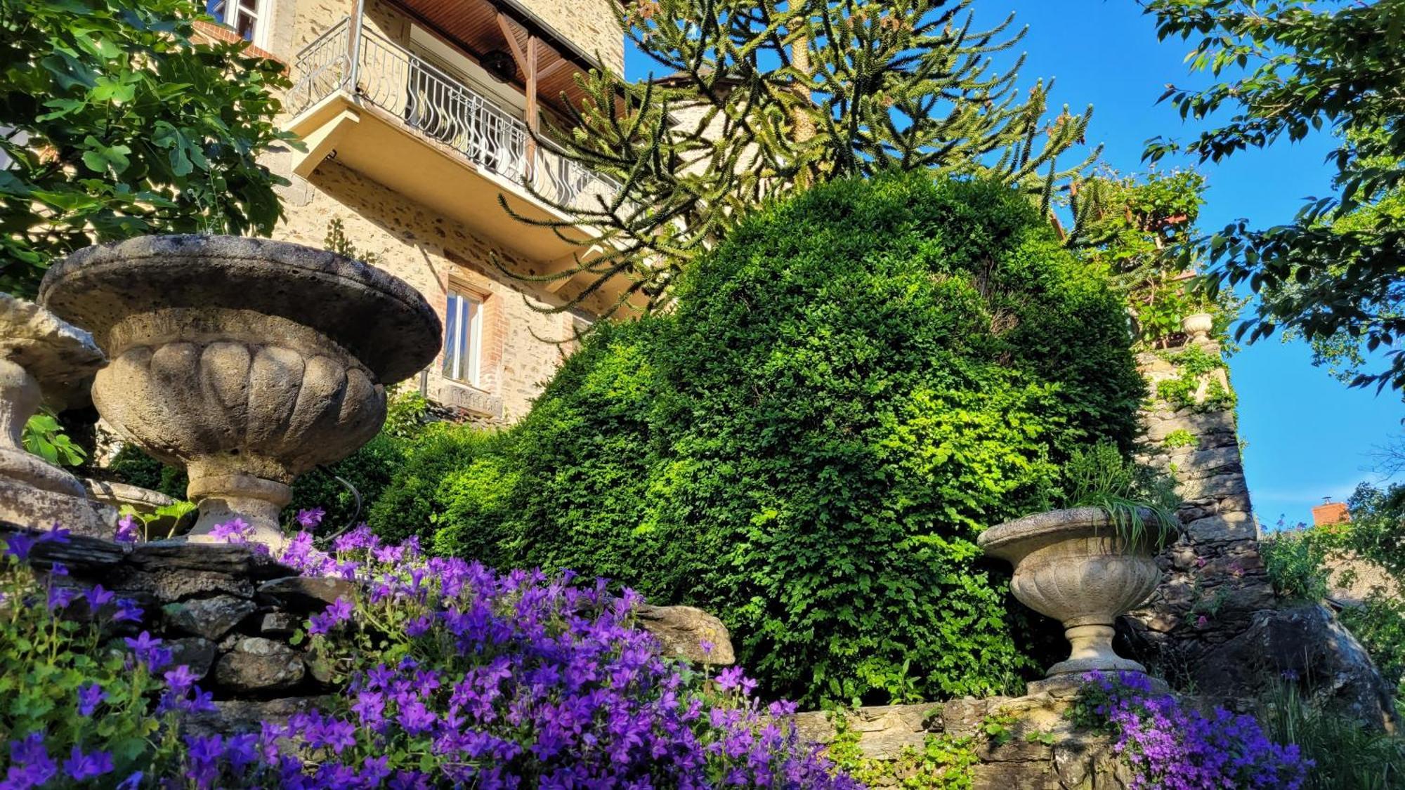 Manoir Des Pelies Spa Conques Exterior photo